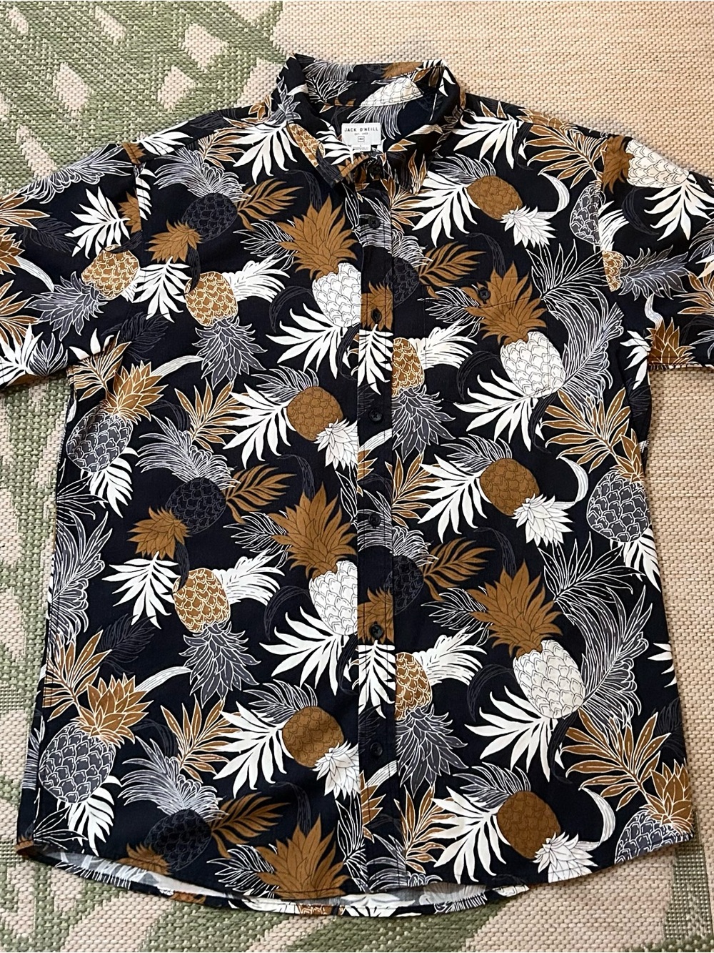 Jack O’Neill Men’s Black Pineapple Print Short-Sleeve Aloha Shirt